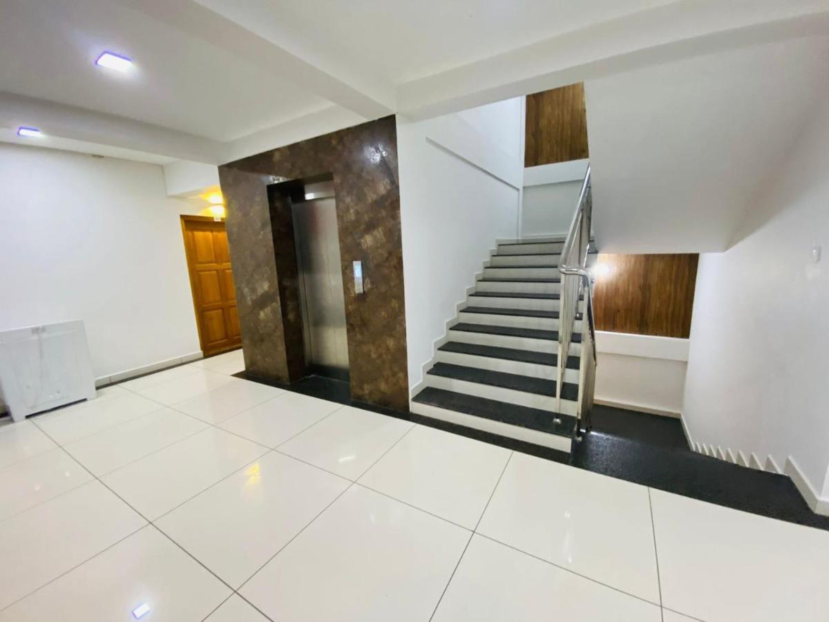 Hotel Nujoom Rooms & Apartments Kochi Exterior foto